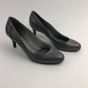 LifeStride Womens Lively Pewter Silver Heel Sz 9.5